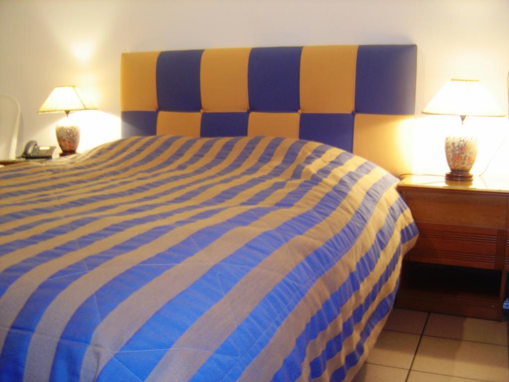 Kalimera Hotel 포로스타운 외부 사진